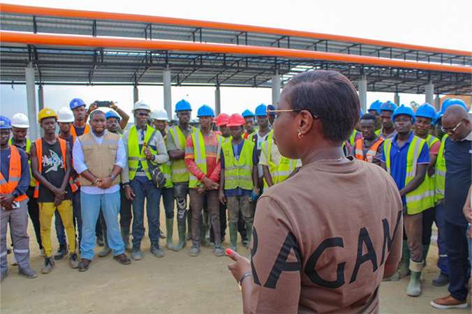 VISITE DE CHANTIERS / LA DIRECTRICE GENERALE DU FER AU 4ème PONT ET AU PEAGE D’ATTINGUIE